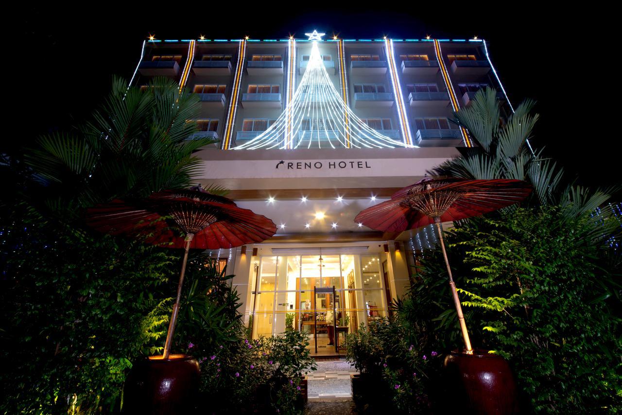 Reno Hotel Rangoon Buitenkant foto